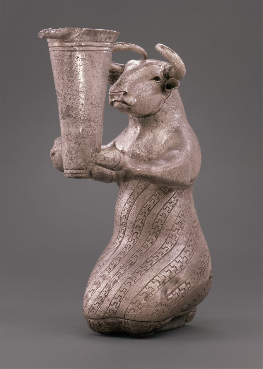 Ağızlı bir kap tutan diz çökmüş boğa, MÖ 3000 dolayları (gümüş) by Proto Elamite Proto Elamite