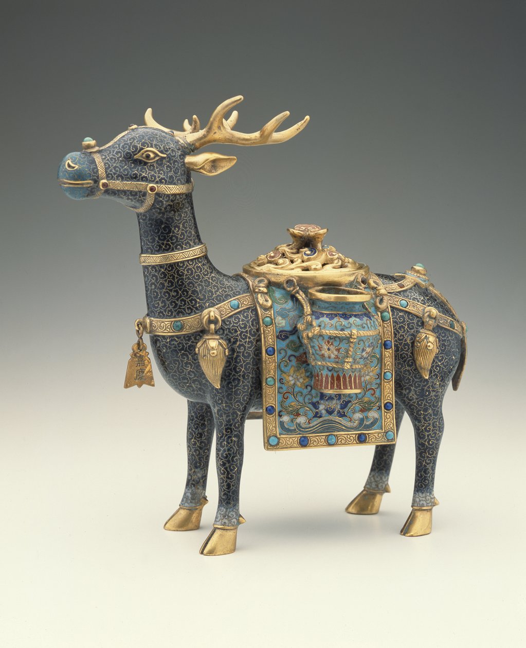 Bir geyik figürü (emaye işi emaye) by Qing Dynasty Chinese School
