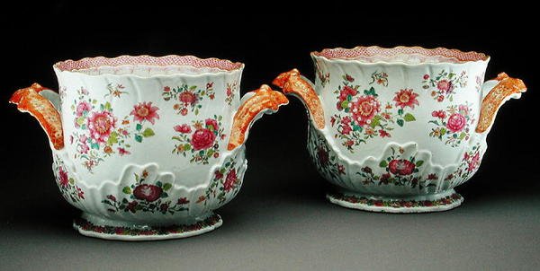 Bir çift famille gül şarabı soğutucusu, c.1775 (porselen) by Qing Dynasty Chinese School