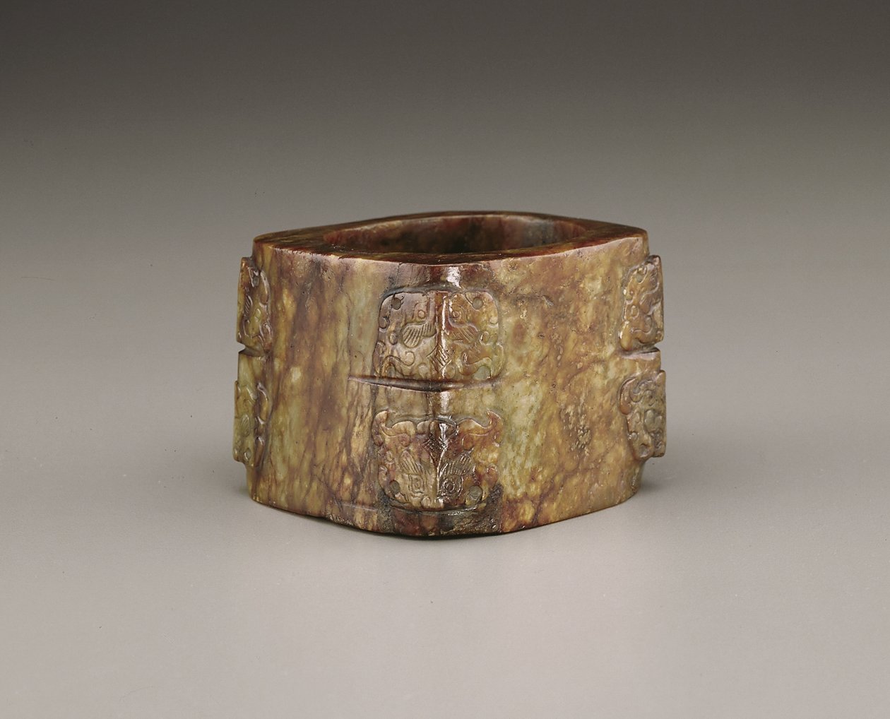 Kong (yeşim) by Qing Dynasty Chinese School