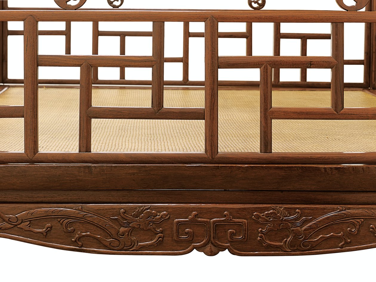 Bir Huanghuali altı direkli sayvanlı yatağın detayı, Jiazichuang Qing Hanedanlığı (ahşap) (ayrıca bkz. 469034) by Qing Dynasty Chinese School