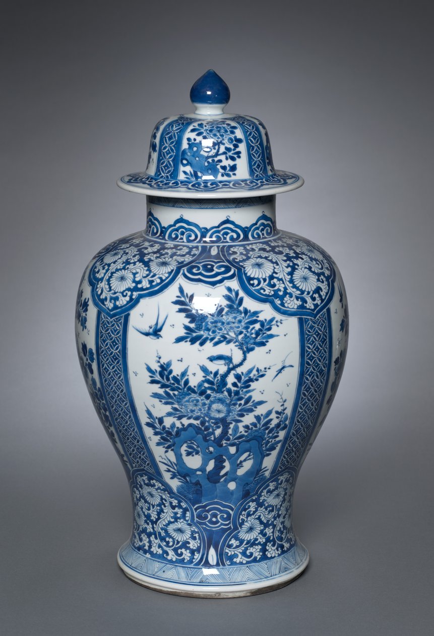 Kapaklı Vazo, 1662-1722 by Qing Dynasty Chinese School