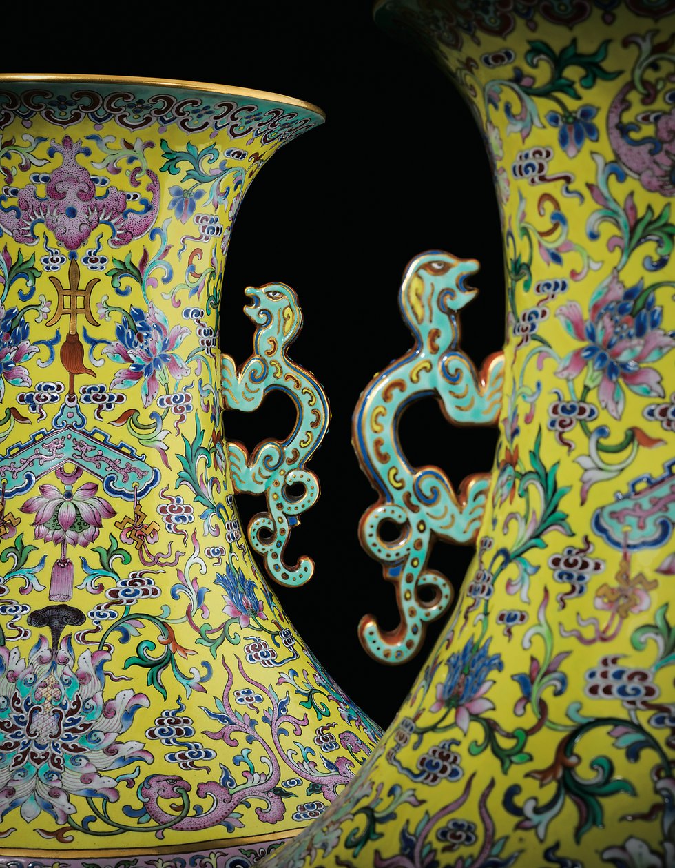 Bir Çift Imperial Famille Gül Vazodan Detay (seramik) by Qing Dynasty   Jiaqing Period Chinese School