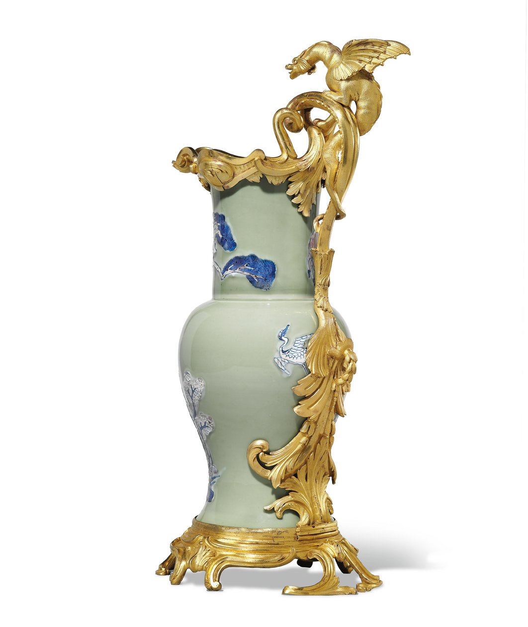 Bir çift Louis XV ibrikten biri, porselen 1662-1722, c.1745-49 montajlı by Qing Dynasty   Kangxi Period Chinese