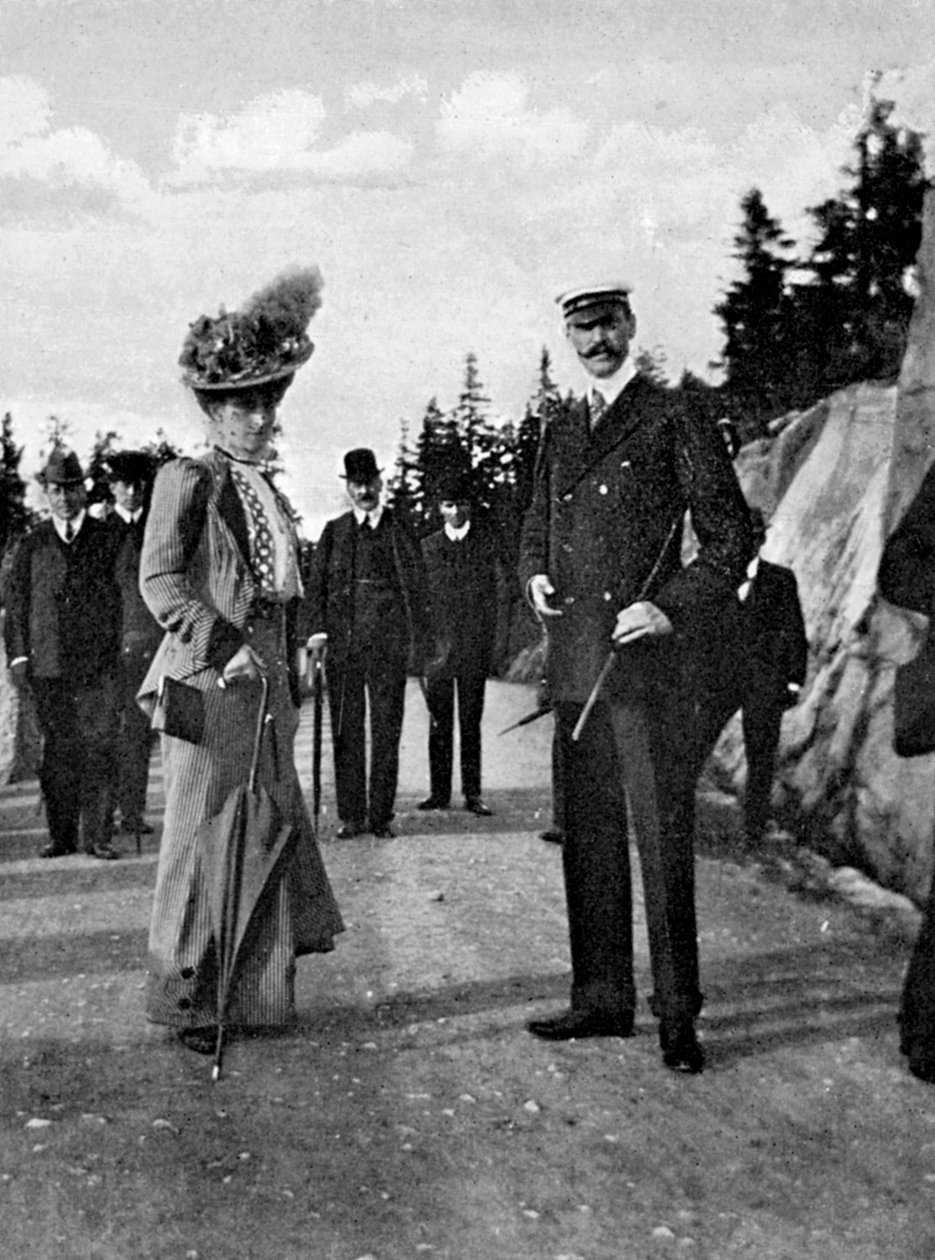 Norveç Kralı Haakon VII, 1872-1957, eşi Kraliçe Maud 869-1938, 1908 ile birlikte. by Queen Alexandra