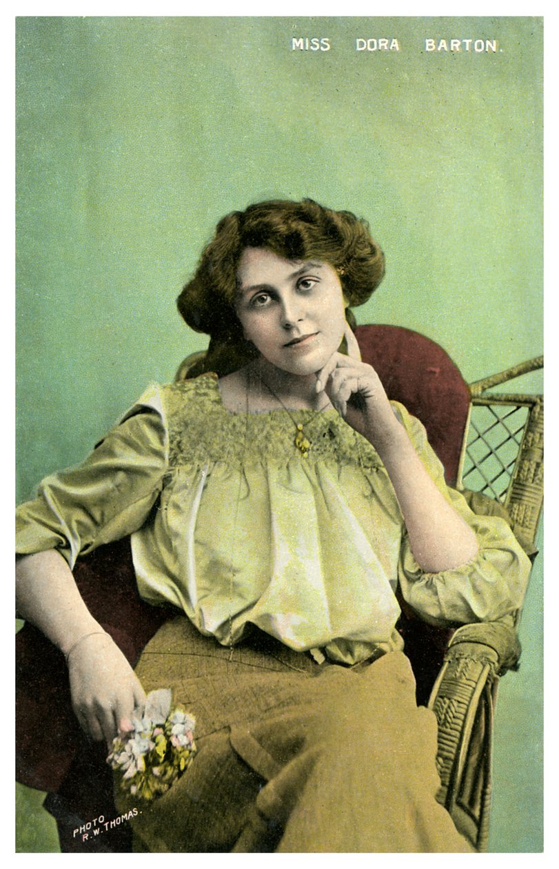 Dora Barton, İngiliz aktris, c1905-1919. by RW Thomas