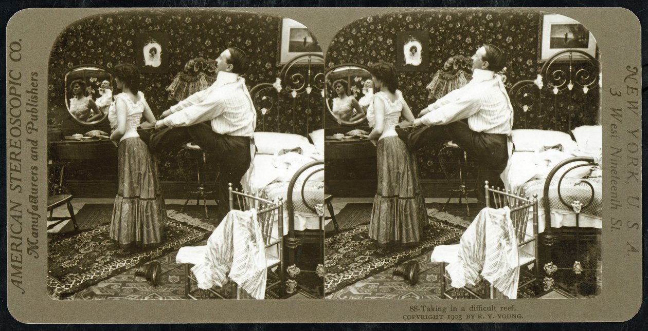 American Stereoscopic Company tarafından yayınlanan, bir kadının korse giydiğini gösteren stereoskopik kart by R.Y Young