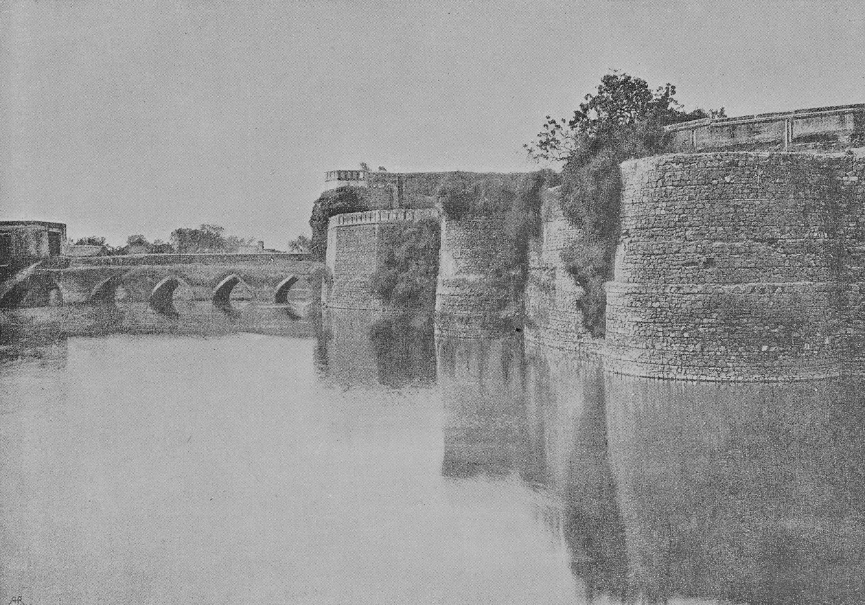 Kanalla çevrili kale, Bharatpur by Raja Deen Dayal