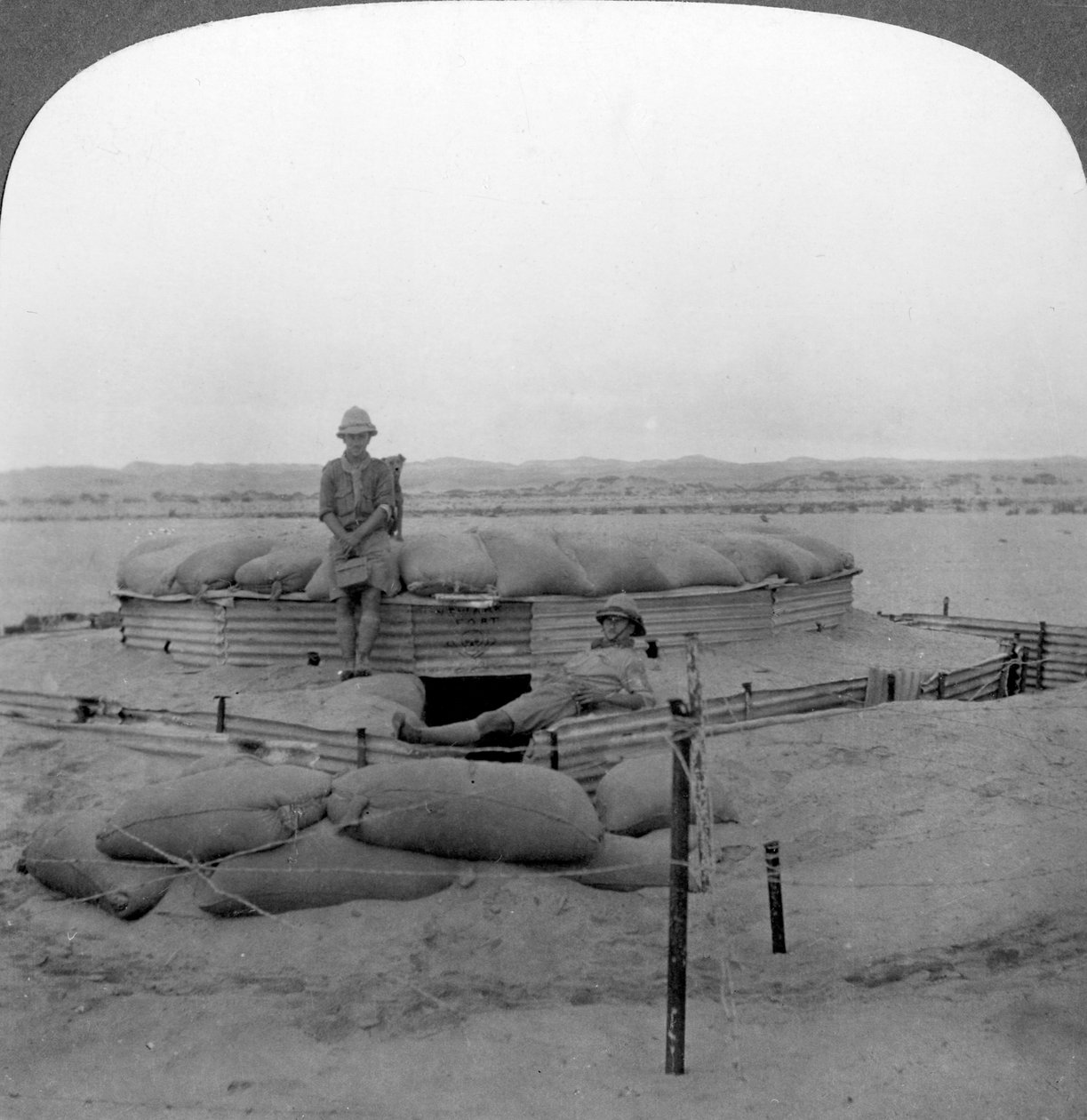 Eşsiz bir beton sığınak, Güney-Batı Afrika, I. Dünya Savaşı, c1915 by Realistic Travels Publishers