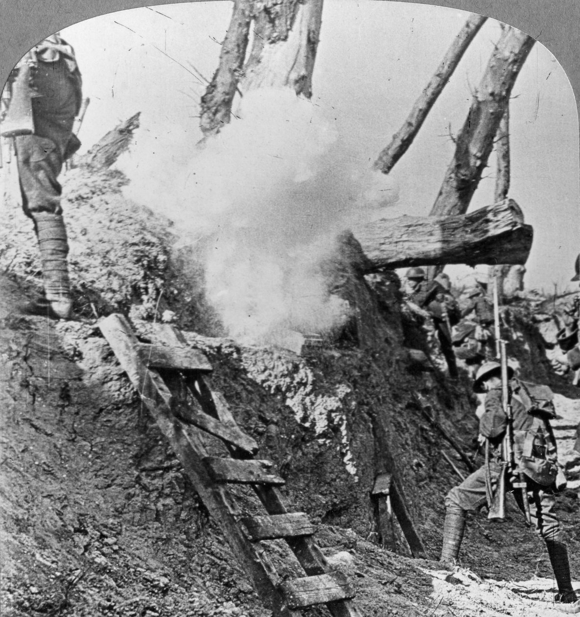 İngiliz birlikleri tepeden tırnağa, Flanders, Belçika, I. Dünya Savaşı, c1914-c1918 by Realistic Travels Publishers