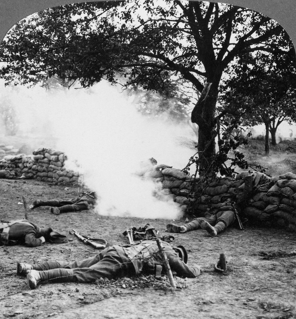 Birinci Dünya Savaşı savaş alanı sahnesi, 1914-1918. by Realistic Travels Publishers