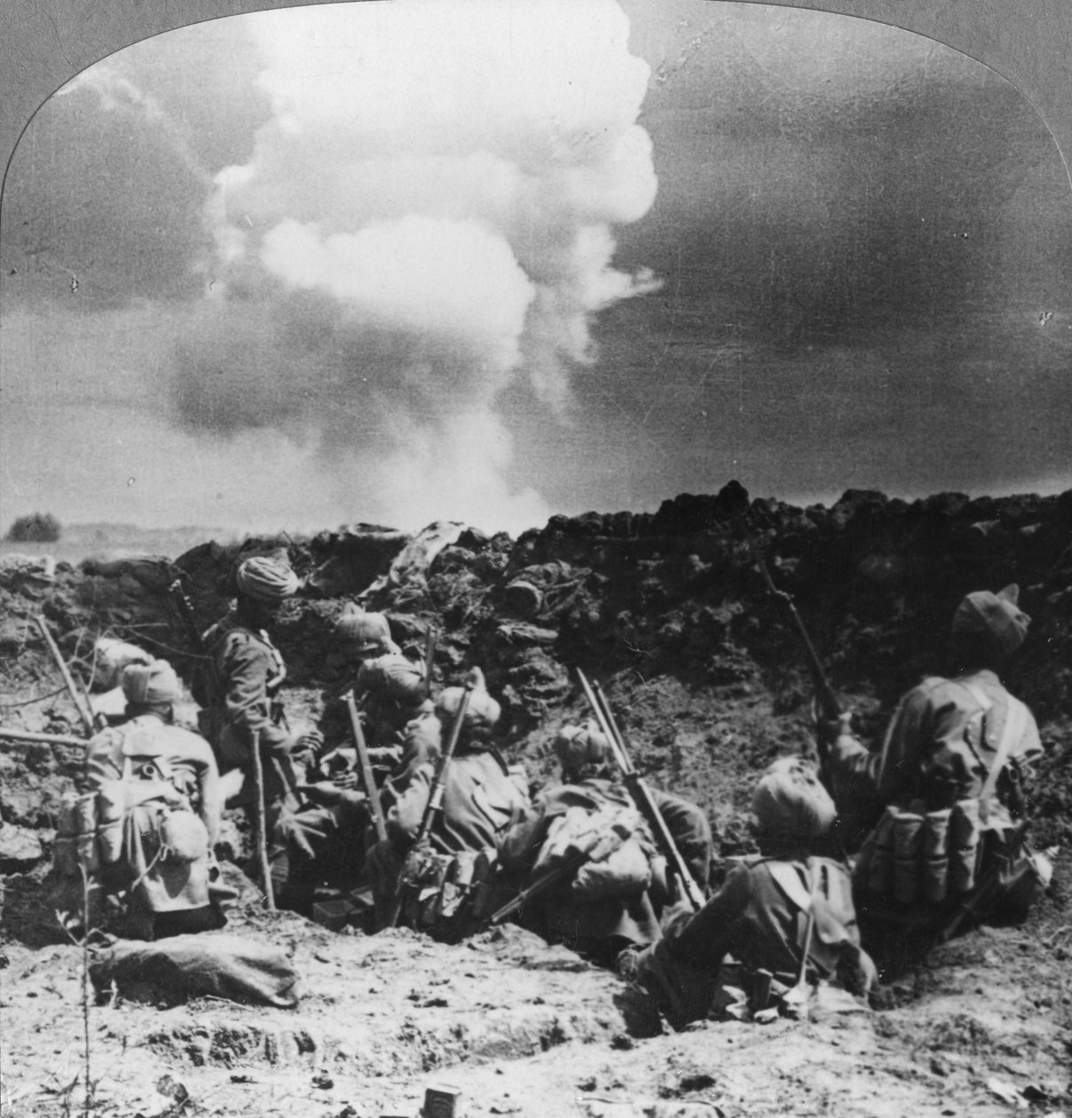 Neuve Chapelle, Fransa, Birinci Dünya Savaşı, c1914-c1918 yakınlarında önemli bir siper tutan Hint bombardıman uçakları by Realistic Travels Publishers