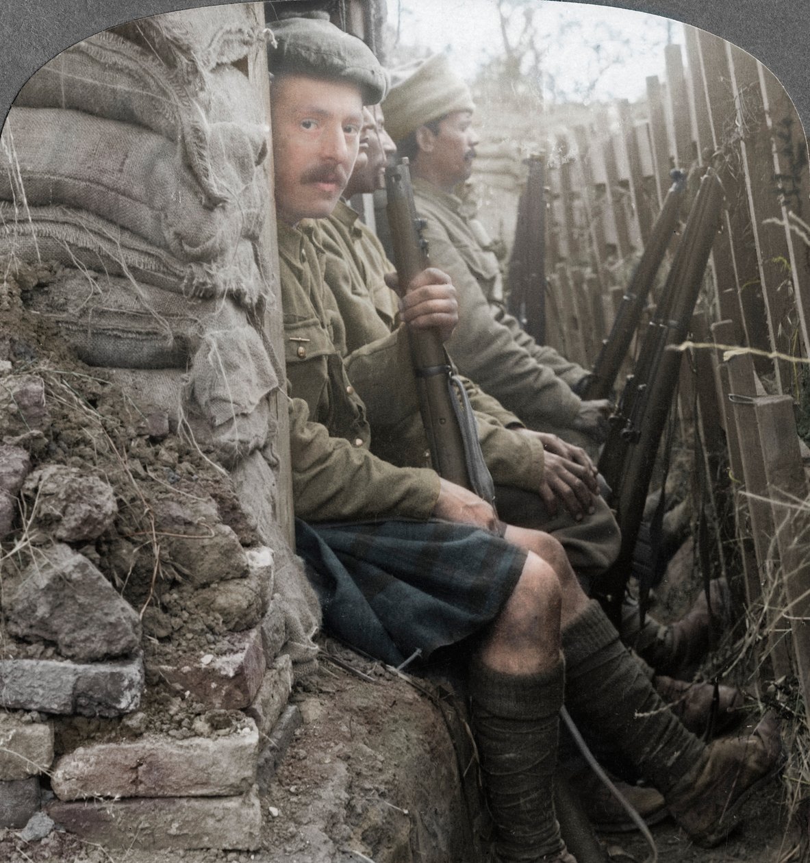 Siperlerdeki Hint askerleri, Birinci Dünya Savaşı, 1914-1918 by Realistic Travels Publishers