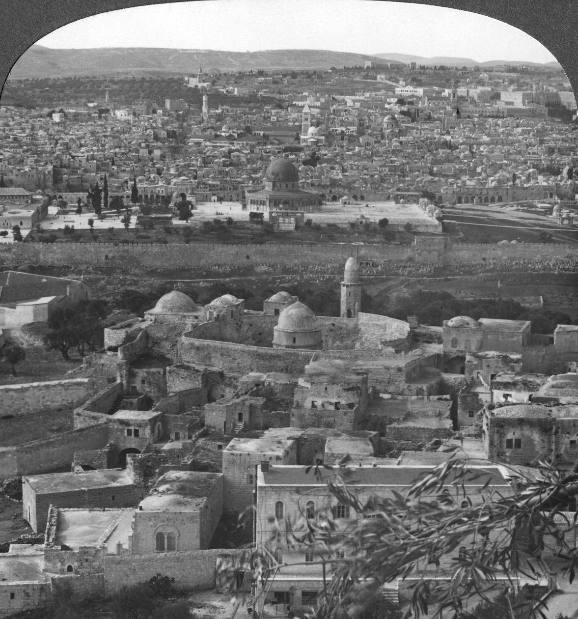 Türklerden kurtarılan Kutsal Şehir Kudüs, Filistin, I. Dünya Savaşı, c1917-1918 by Realistic Travels Publishers
