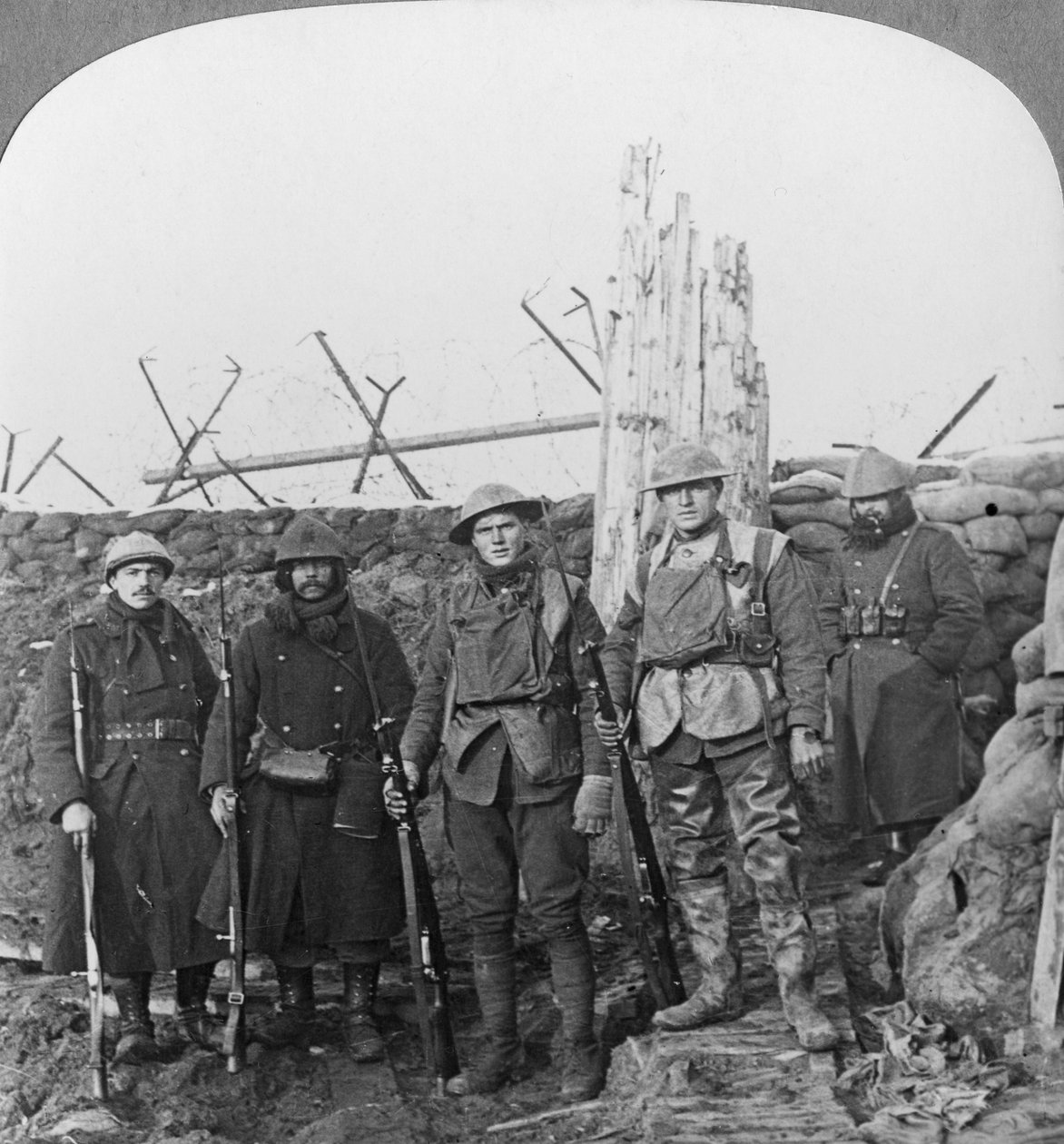 Lewis makineli nişancılar, Hollebeke, Belçika, I. Dünya Savaşı, c1914-c1918. by Realistic Travels Publishers