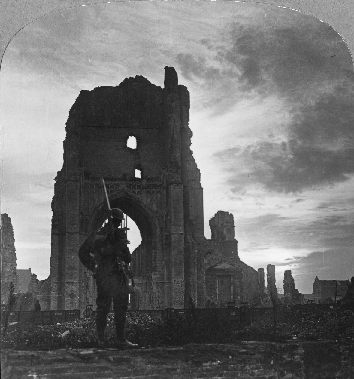 Ypres Harabeleri, Flanders, Belçika, I. Dünya Savaşı, c1914-c1918 by Realistic Travels Publishers