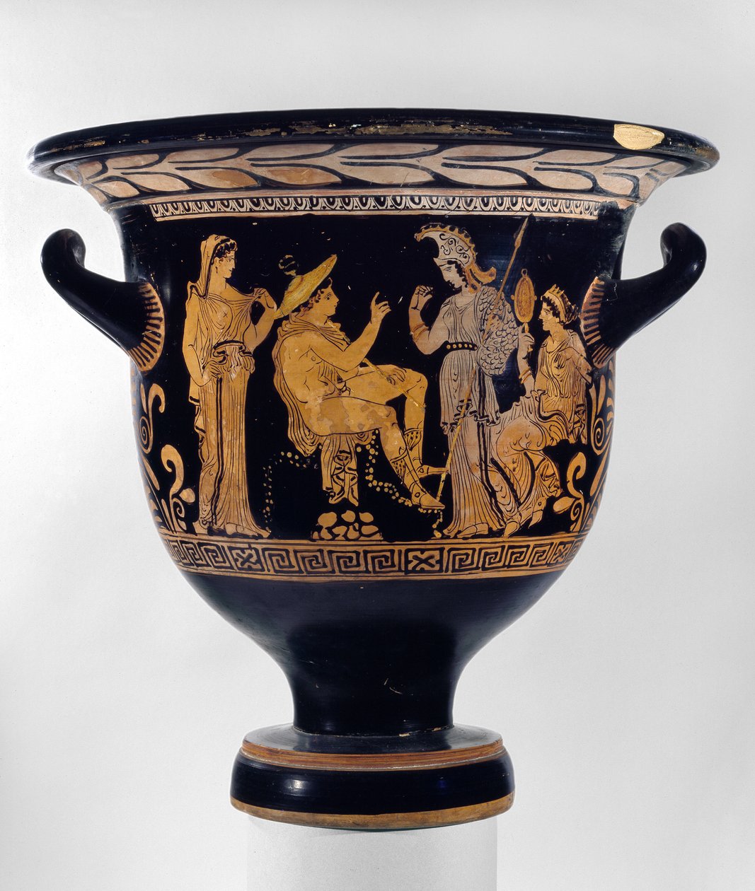 Apulian kırmızı figürlü çan krateri, MÖ 375-350 dolaylarında Paris