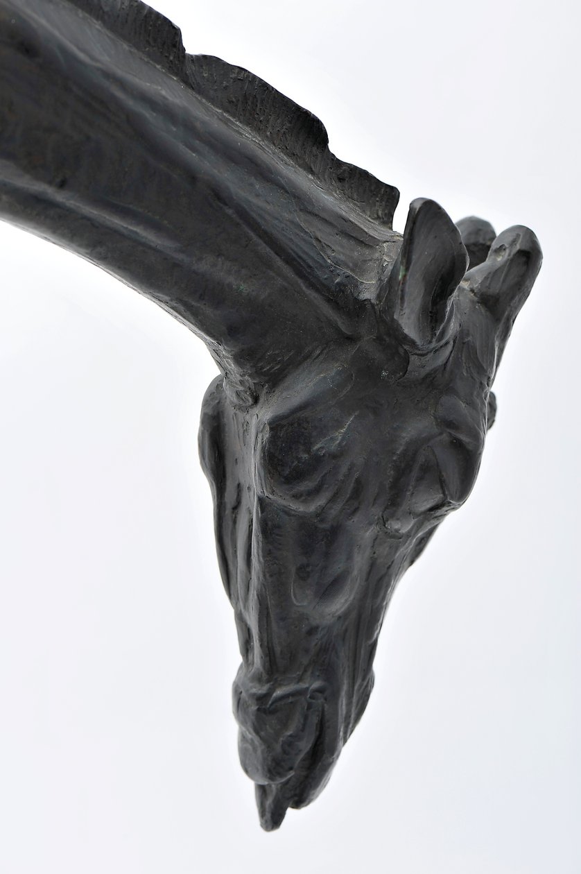 Başı Alçaltılmış Büyük Zürafa, 1909-10 modellenmiştir, 1913