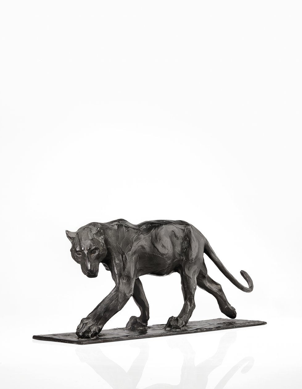 Panter yürüyüşü, arka bacağı kaldırılmış, c.1904 (patine bronz) by Rembrandt Bugatti
