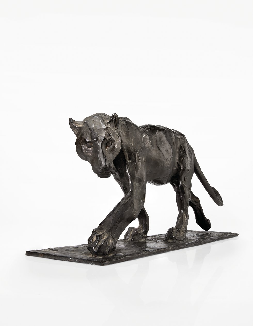 Panter yürüyüşü, arka bacağı kaldırılmış, c.1904 (patine bronz) by Rembrandt Bugatti