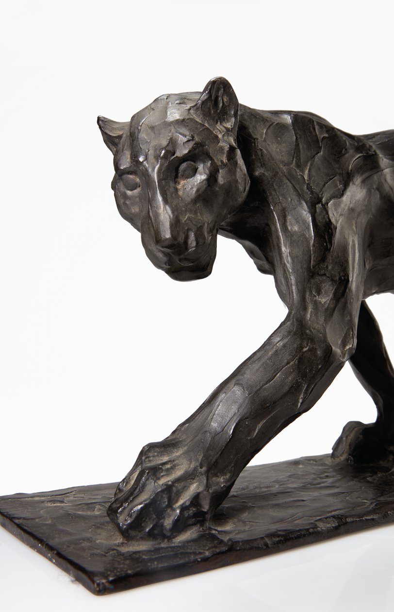 Panter yürüyüşü, arka bacağı kaldırılmış, c.1904 (patine bronz) by Rembrandt Bugatti