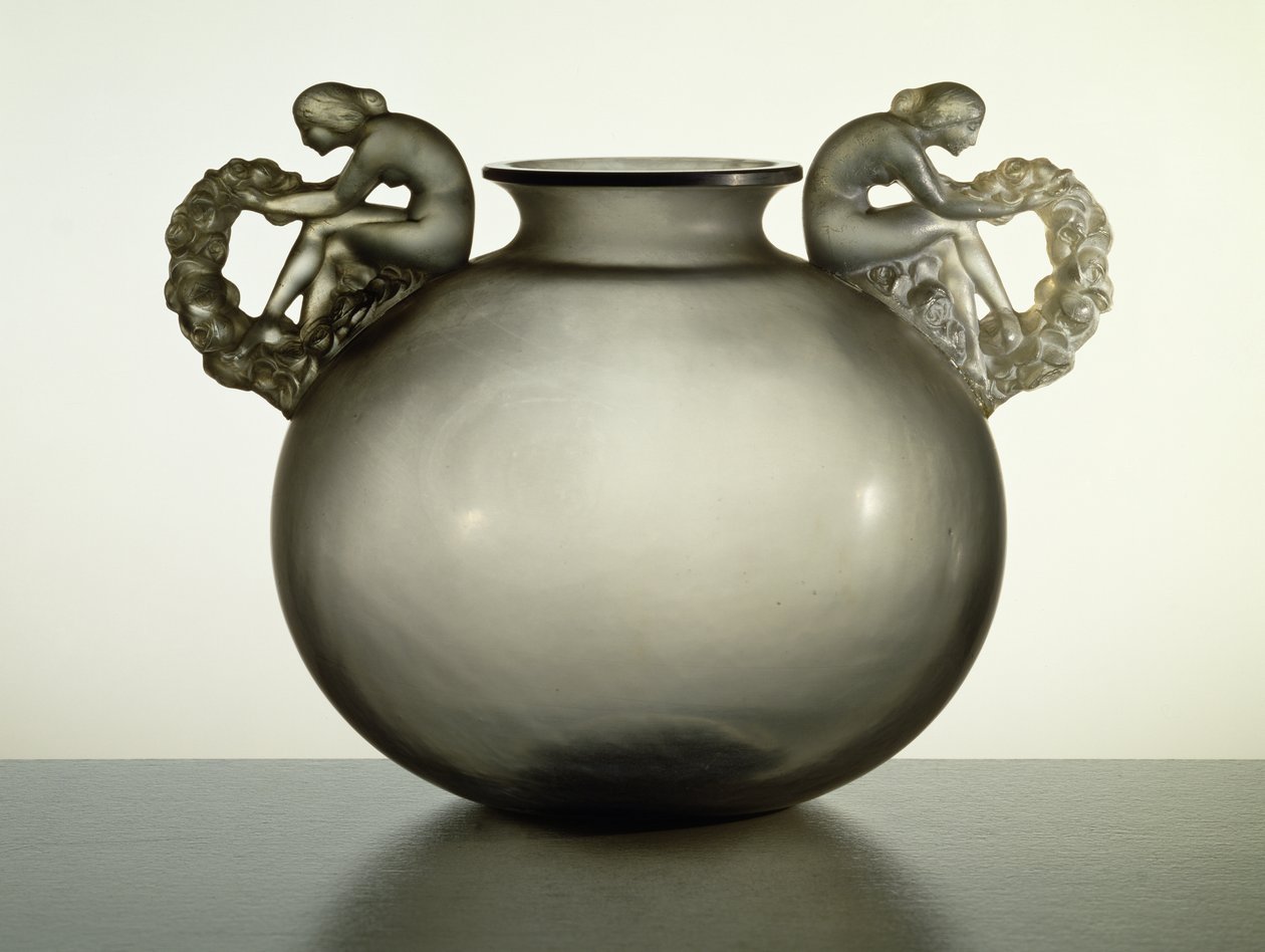 Bouchardon Vazo, 1926 (duman camı) by Rene Jules Lalique