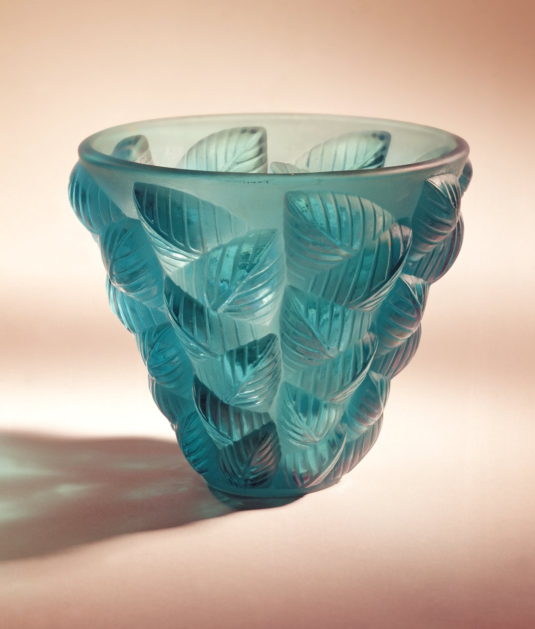 Moissak vazo, c.1902 (cam) by Rene Jules Lalique
