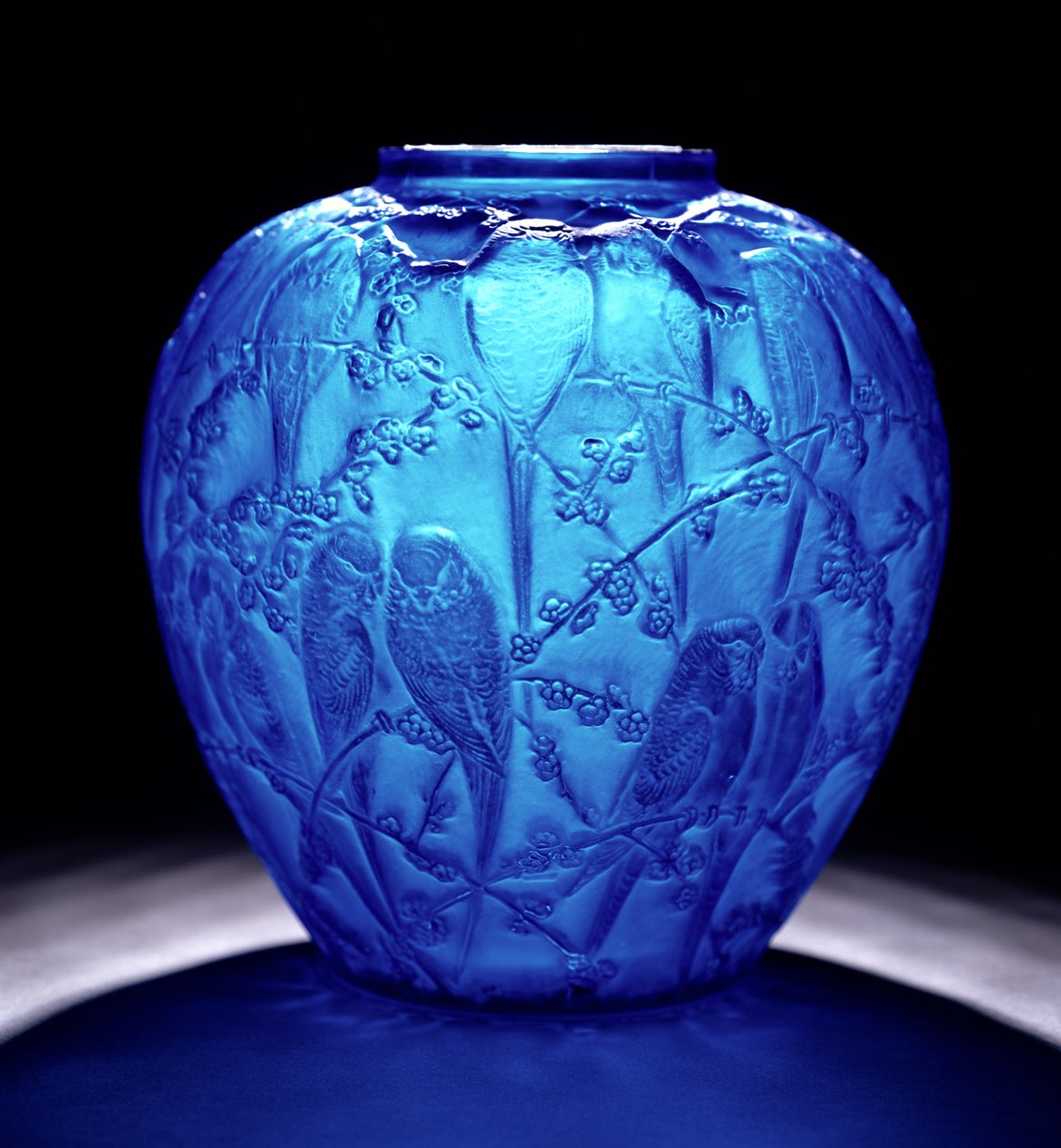 Perruches Elektrikli Mavi Vazo (cam) by Rene Jules Lalique