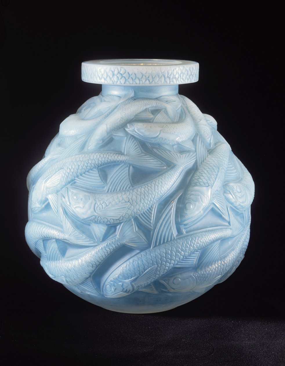 Somon Vazo, 1928 (mavi yanardöner cam) by Rene Jules Lalique