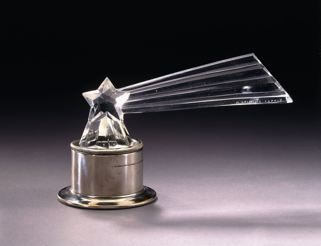 Comete, c.1925 (şeffaf buzlu cam) by Rene Jules Lalique