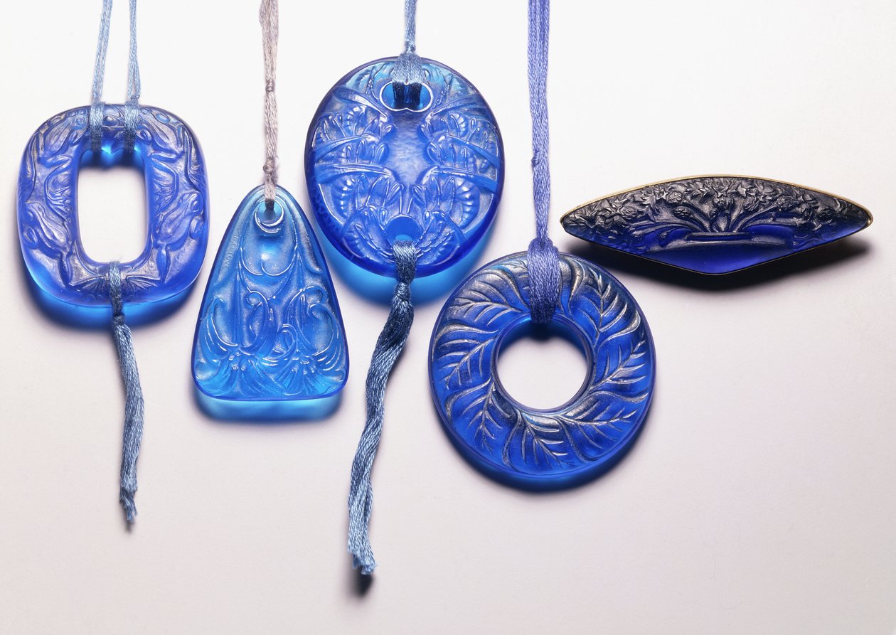 Dört turkuaz cam kolye ucu ve yaldızlı metal üzerine monte edilmiş cam broş, by Rene Jules Lalique