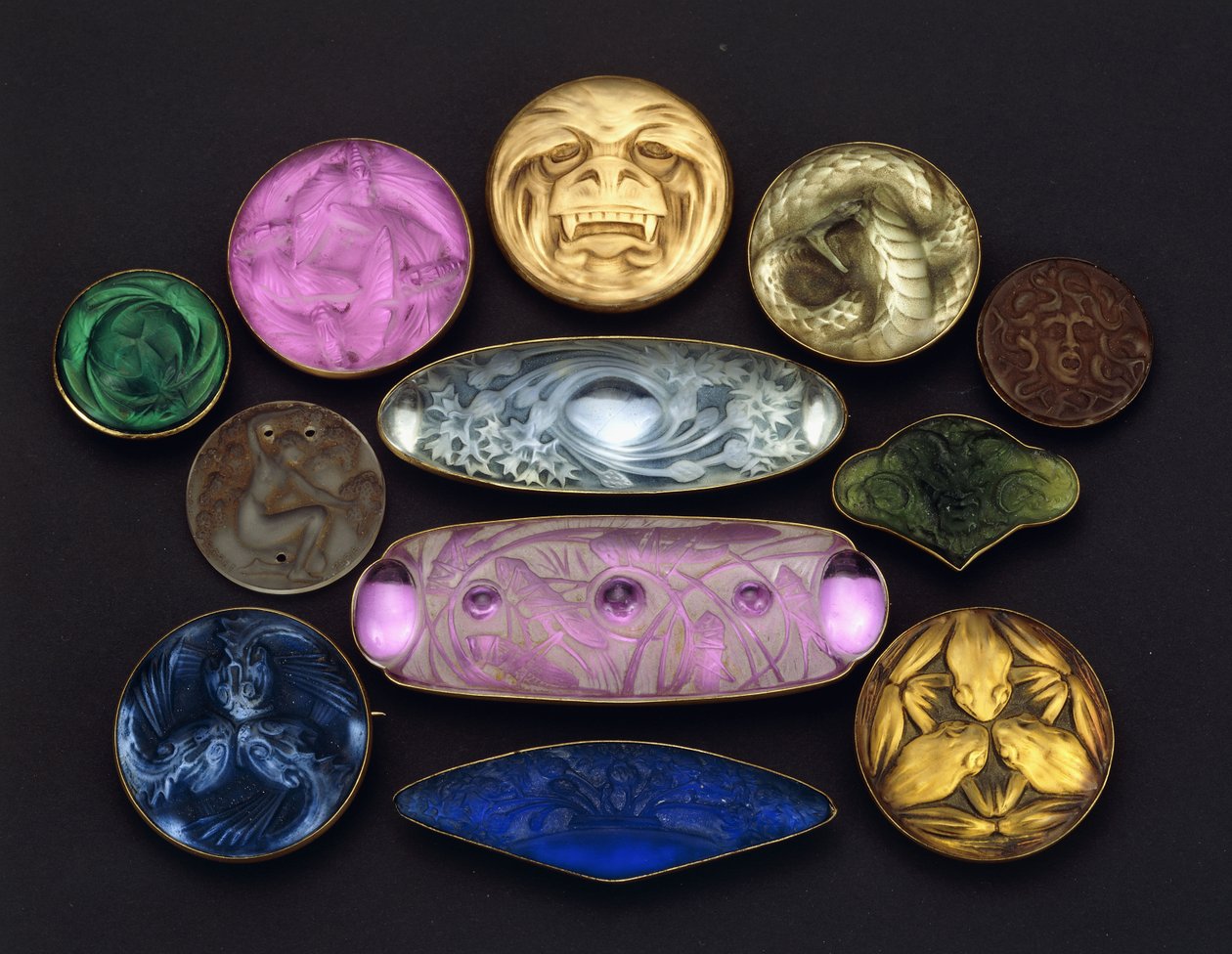 Çeşitli cam eşyalar by Rene Jules Lalique