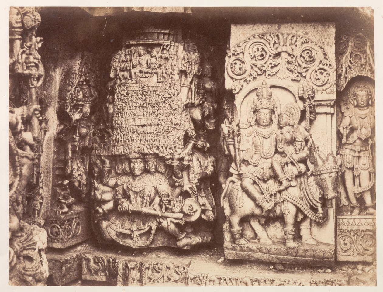 Hoysalesvara Tapınağı Heykeli, Halebid by Richard Banner Oakeley