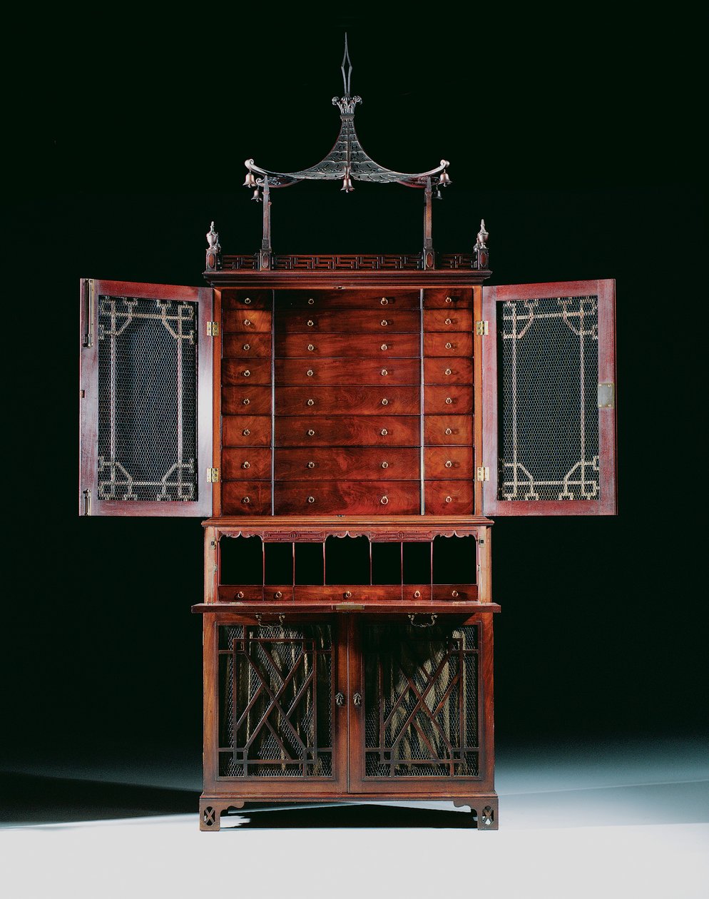 George II Kabine Sekreteri by Richard Wright