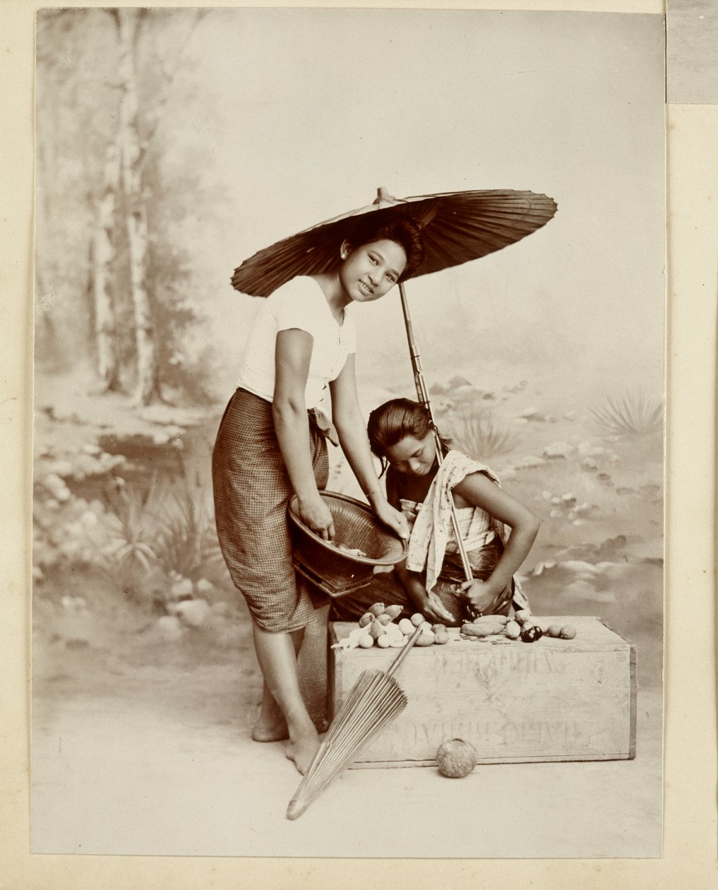 Bir şemsiye tutan kız, 1890 by Robert Lenz