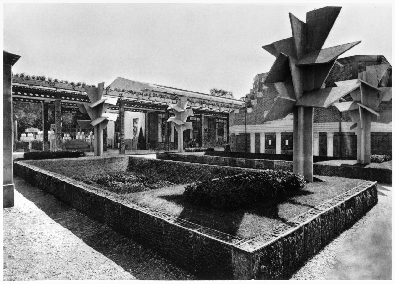 Art Deco Sergisindeki kış bahçesi ve kübist beton ağaçlar, M. Roux-Spitz