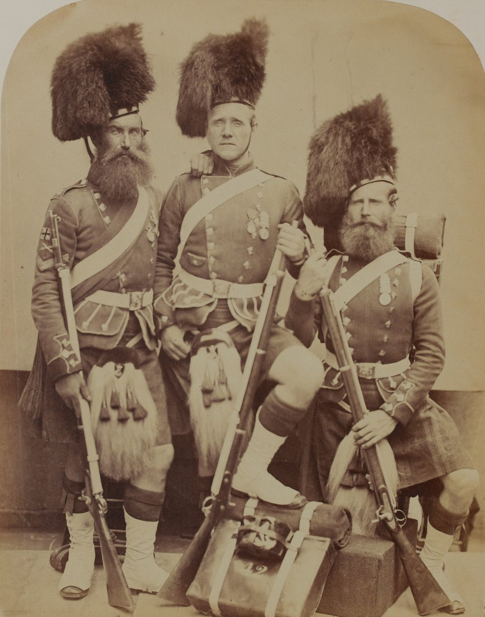 Gardner, McKenzie ve Glen, 42. (The Royal Highland) Ayak Alayı by Robert Howlett