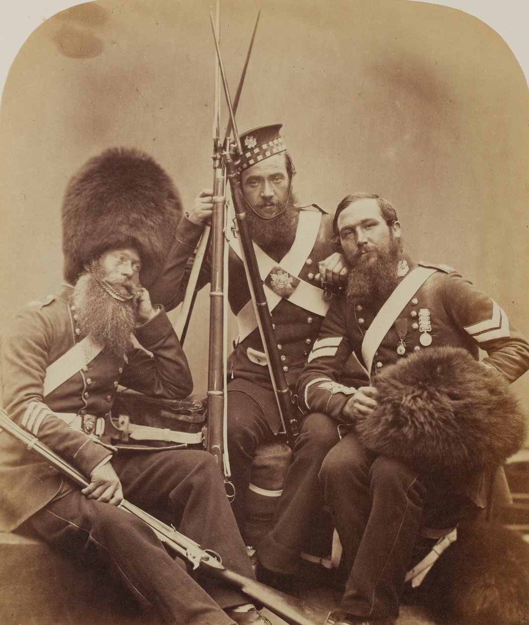 Reynolds, Temple ve Judd, İskoç Piyade Muhafızları by Robert Howlett