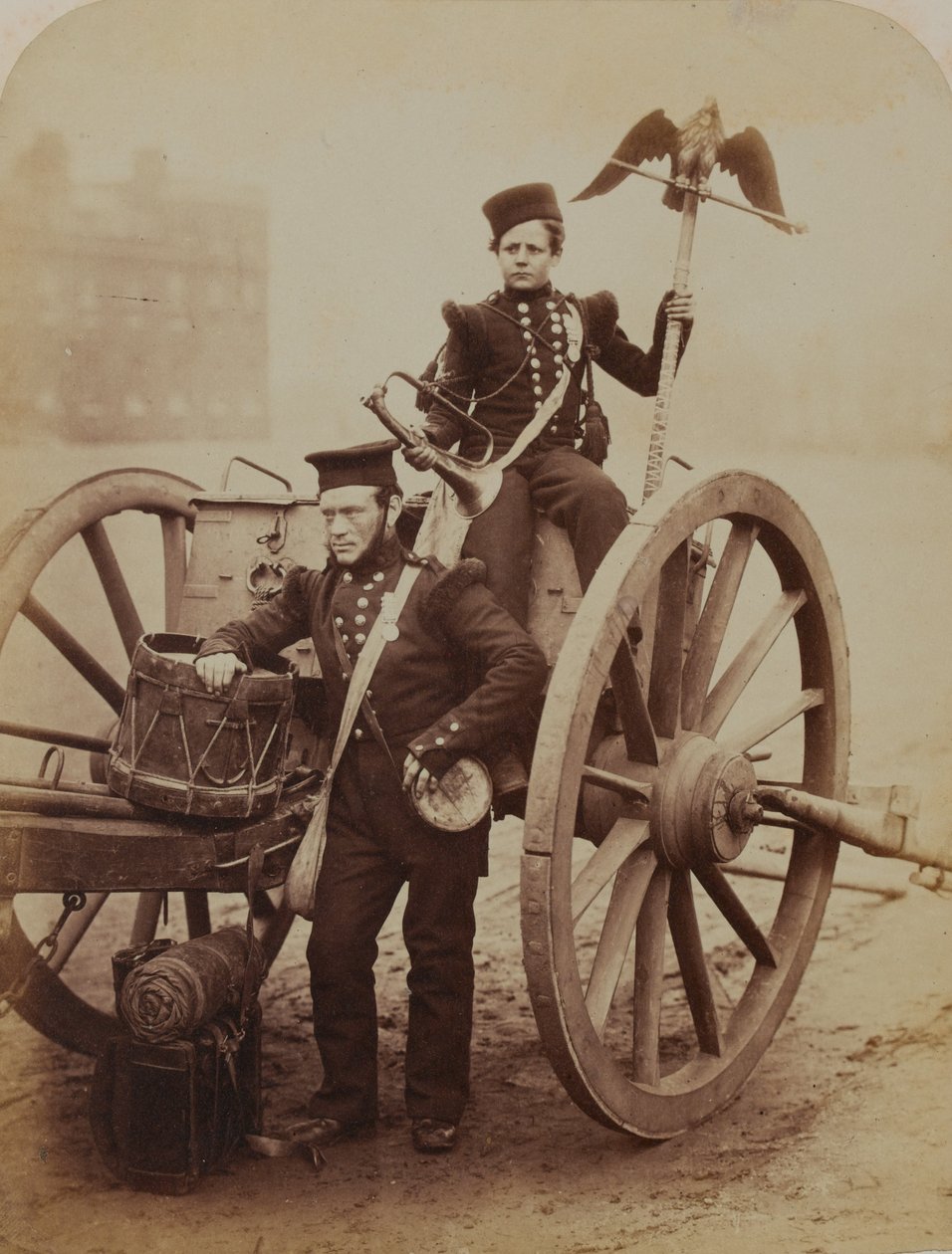 Trompetçiler Gritten ve Lang, Kraliyet Topçu, 1856 (sepya fotoğraf) by Robert Howlett