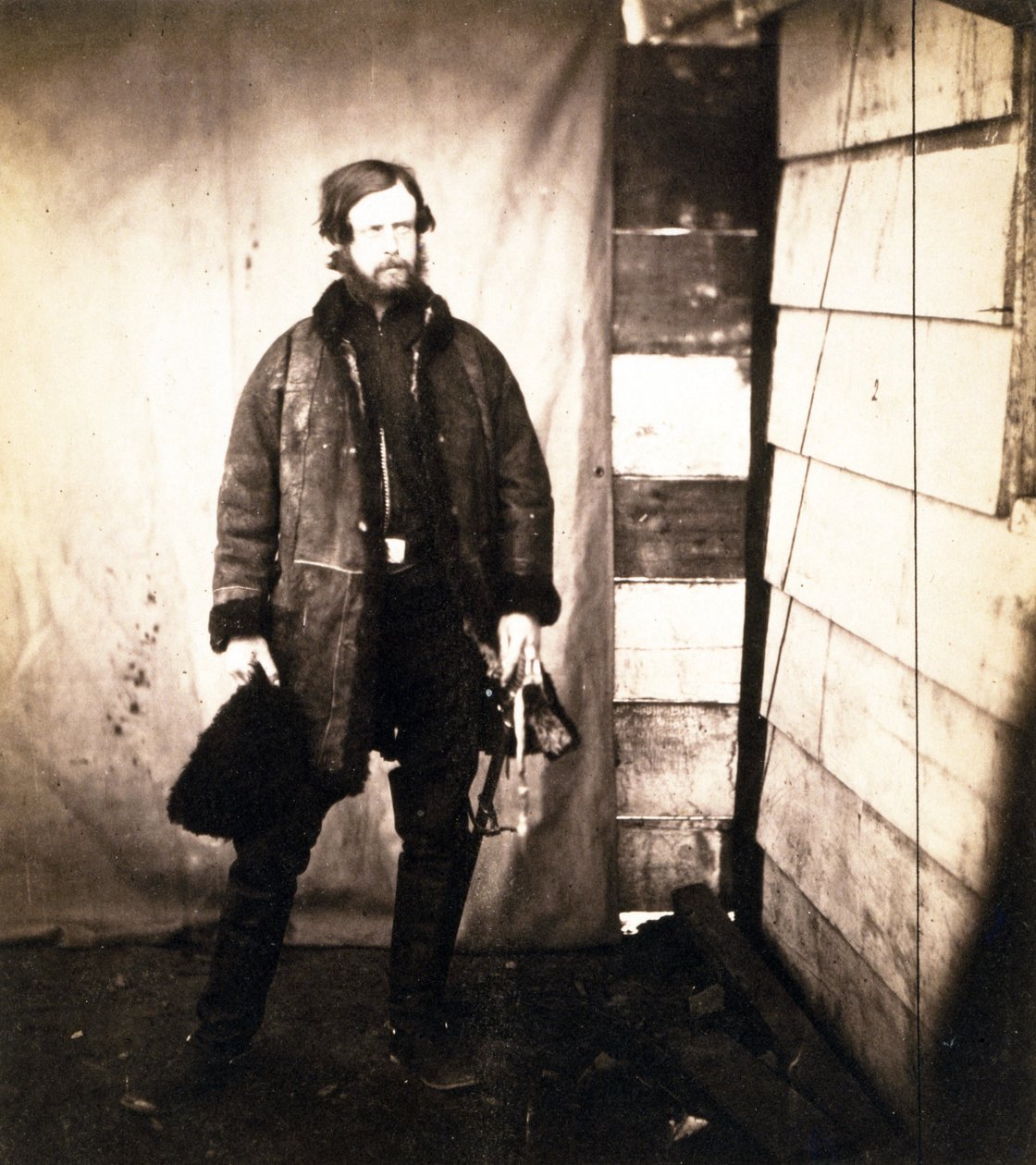Grenadier Muhafızlarından Yüzbaşı Alexander Leslie-Melville, 1855 dolayları (jelatin gümüş baskı) by Roger Fenton