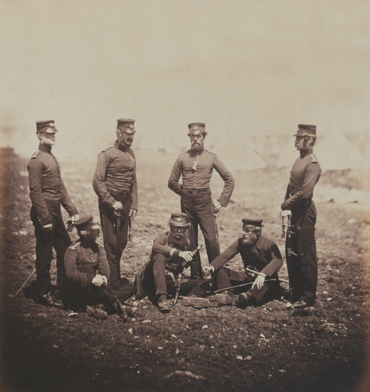 68. (Durham) Ayak Alayı (Hafif Piyade) Subayları, 1855 Kırım Savaşı ile ilgili 52 fotoğraftan oluşan bir albümden by Roger Fenton