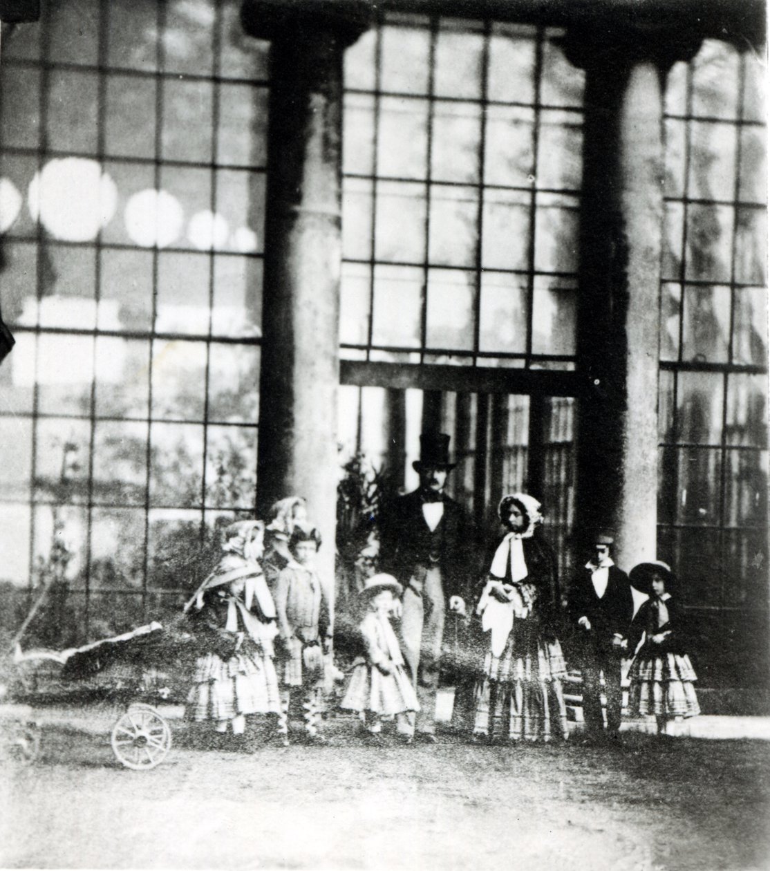 Kraliçe Victoria ve Prens Albert, Çocuklarıyla Birlikte by Roger Fenton