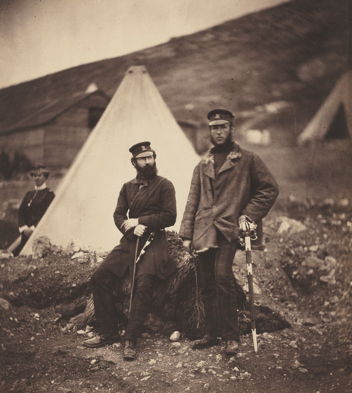 Kaptan Graham ve Kaptan MacLeod, 42. Alay by Roger Fenton