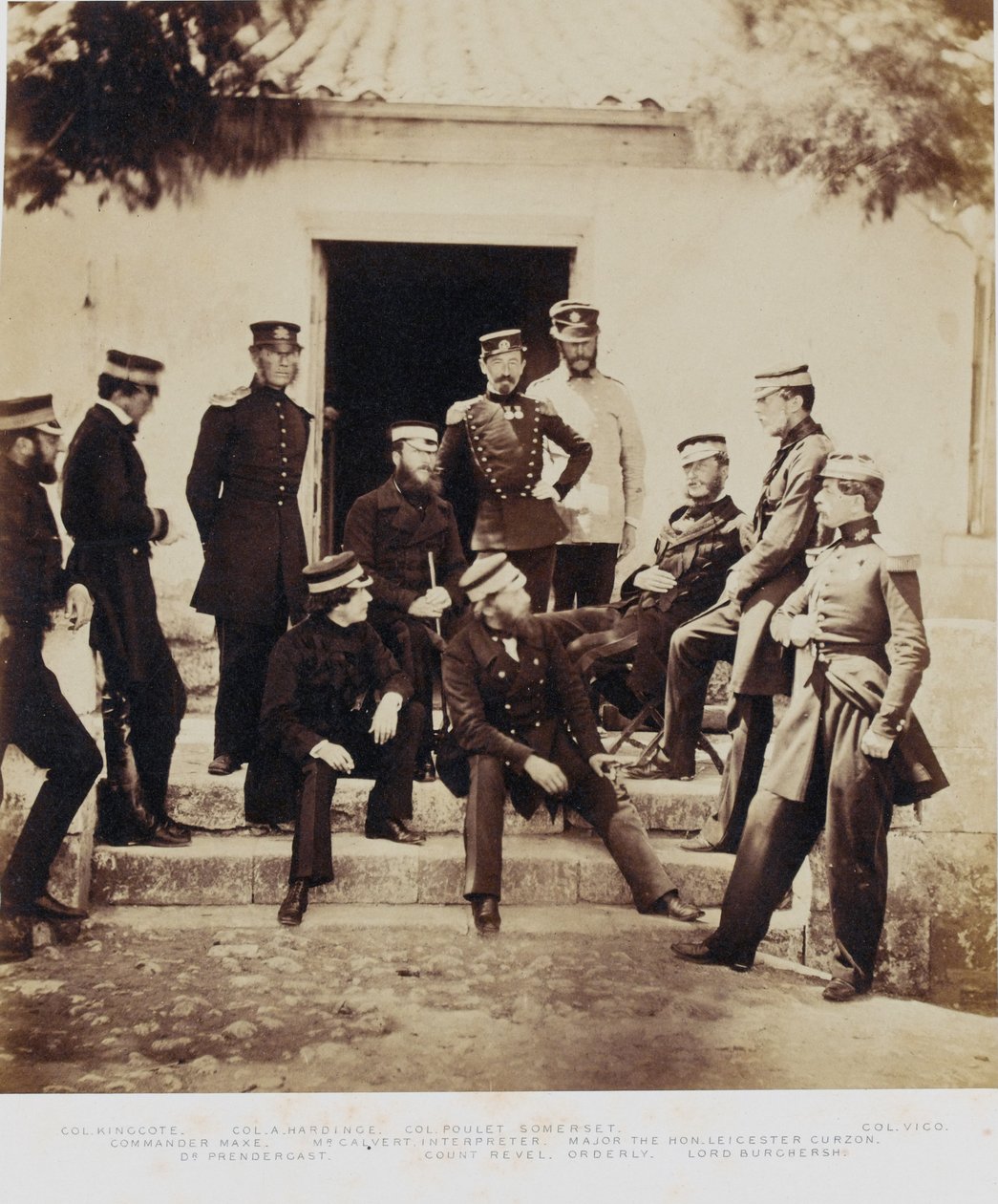 Karargahtaki Personel, 1855 Kırım Savaşı ile ilgili 52 fotoğraftan oluşan bir albümden by Roger Fenton