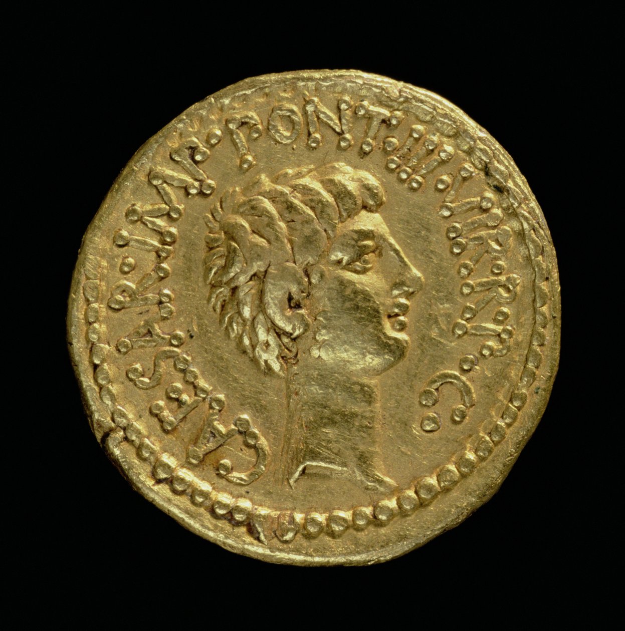 Aureu (ters) Marcus Antonius tarafından Octavianus başı ile basılmıştır (MÖ 63-14) (altın) Yazıt: CAESAR IMP PONT III VIR R P C (Ön yüz için bkz. 119139) by Roman