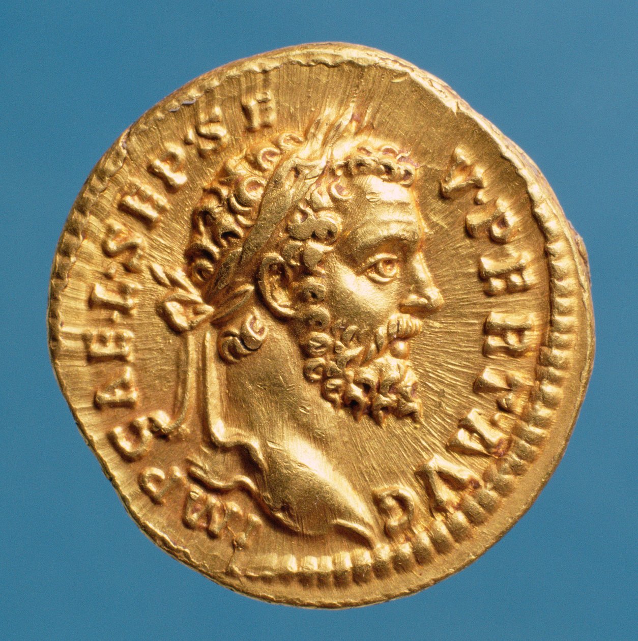 Bir defne çelengi giyen Septimius Severus
