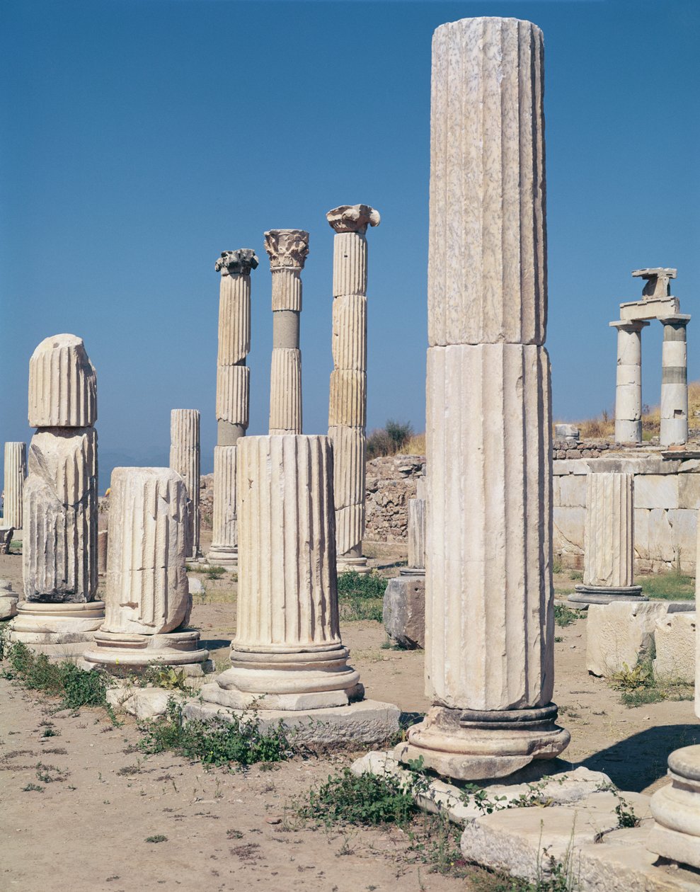 Yukarı Pazar Agorası fotoğrafındaki sütunlardan detay by Roman