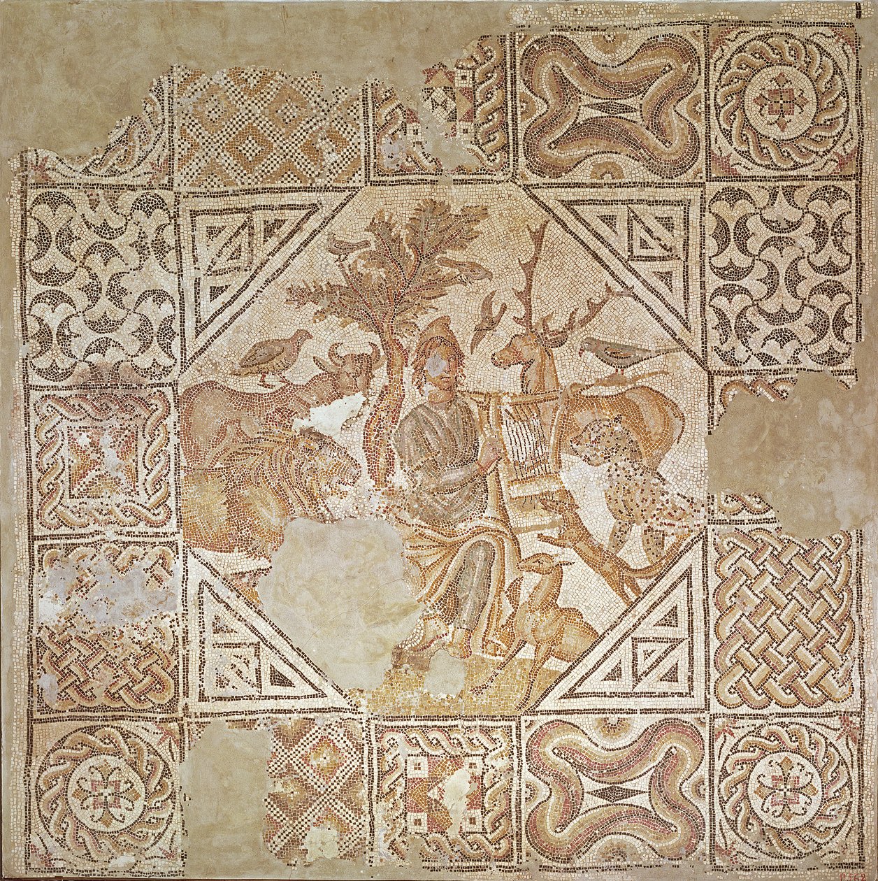 Hayvanları Büyüleyen Orpheus (mozaik) by Roman
