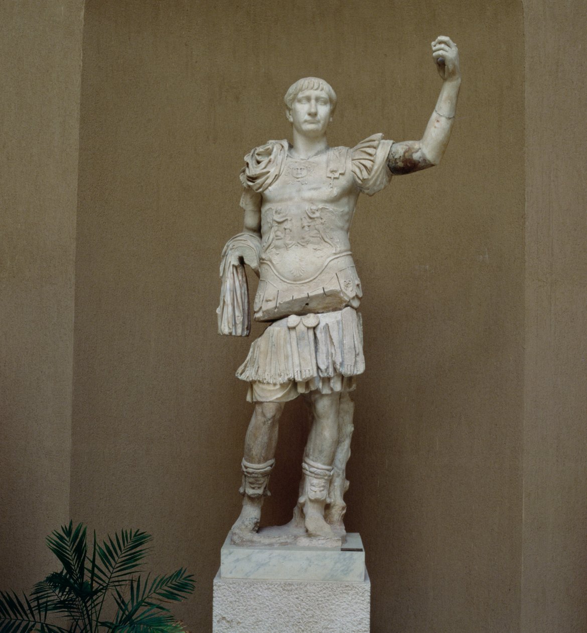İmparator Trajan Heykeli (MS 53-117) (mermer) by Roman