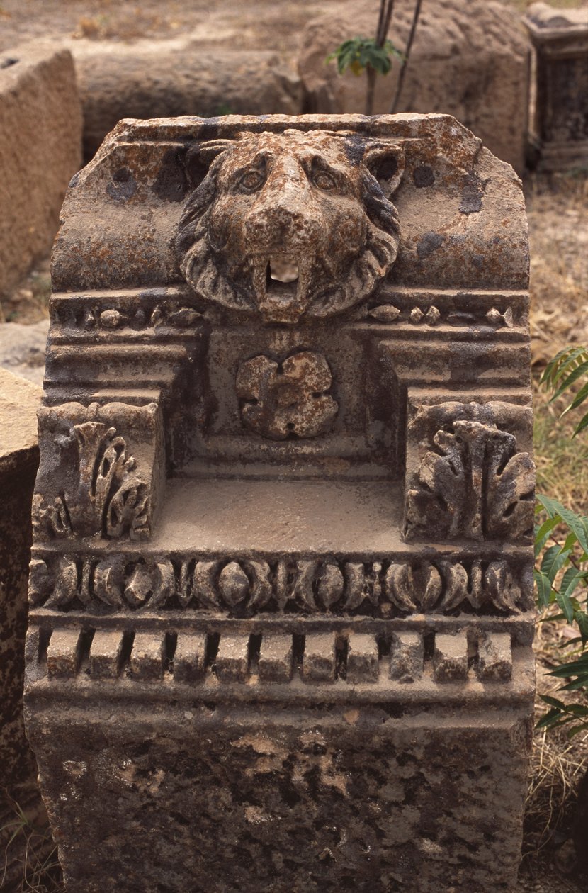 süslü korniş by Roman Imperial Period